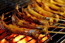 Đồ nướng đường phố tiềm ẩn nguy hại cho sức khỏe