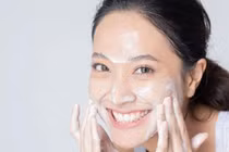 Ngoài 30 tuổi, đừng quên 10 cách cấp nước để da luôn tươi trẻ