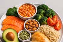 Ăn đủ mà vẫn thiếu chất, sự thật ít ai để ý trong bữa ăn