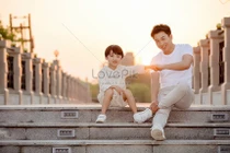 Học cách làm bạn cùng con