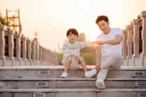 Học cách làm bạn cùng con