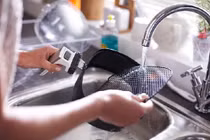 Coi chừng độc tố từ nồi chiên không dầu giá rẻ