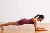 Tự tập squat, plank tại nhà, coi chừng chấn thương cột sống