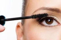 Giữ lớp make up đẹp lâu giữa ngày hè oi ả 