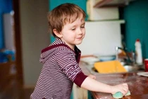 Bí quyết nuôi dạy con tự lập mà vẫn gần gũi yêu thương