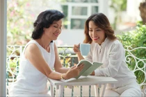 Làm thế nào để ứng xử khéo léo với gia đình hai bên?