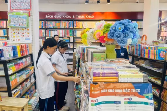 Bộ Giáo dục yêu cầu đảm bảo cung ứng sách giáo khoa năm học 2026-2027