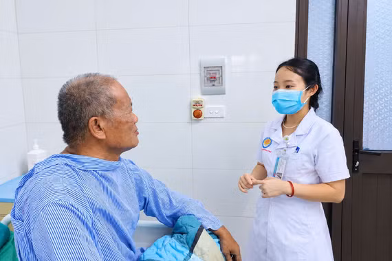 Bệnh nhân bị hơn 300 nốt ong đốt thoát hiểm nhờ cấp cứu kịp thời 