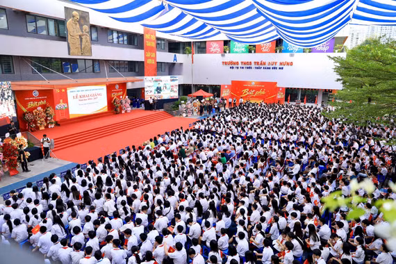 Hơn 2,3 triệu học sinh Hà Nội tưng bừng khai giảng năm học mới 2026-2027