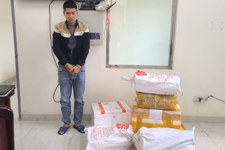 Đối tượng Đặng Văn Thịnh tại cơ quan Công an. Ảnh: Công an cung cấp Đối tượng Đặng Văn Thịnh tại cơ quan Công an. Ảnh: Công an cung cấp