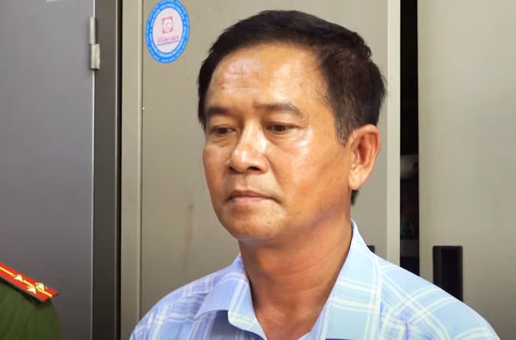 Nguyễn Văn Hải bị bắt, điều tra về tội Trốn thuế. Ảnh: Công an Cà Mau