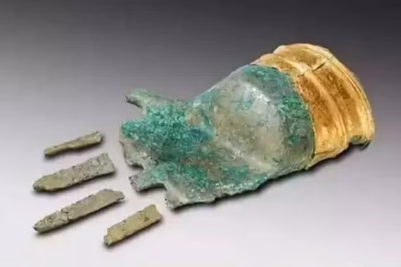 Bốn ngón tay bằng đồng trong ngôi mộ cổ ở Thụy Sĩ