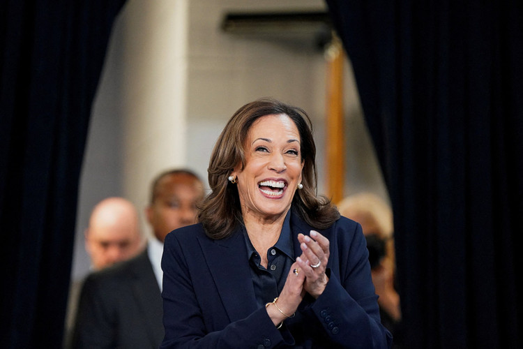 Ứng cử viên tổng thống đảng Dân chủ và Phó Tổng thống Hoa Kỳ Kamala Harris đến Michigan