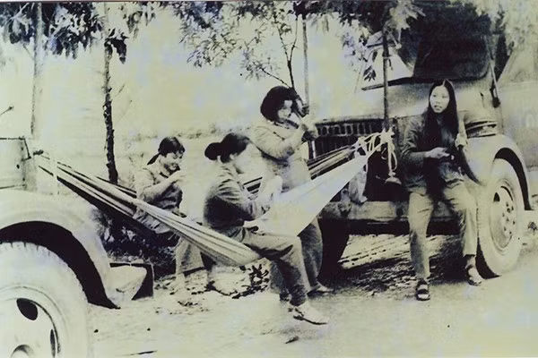 Khongco so lui, tuoi 20 cua nhung nu lai xe vuot lua Truong Son-Hinh-4