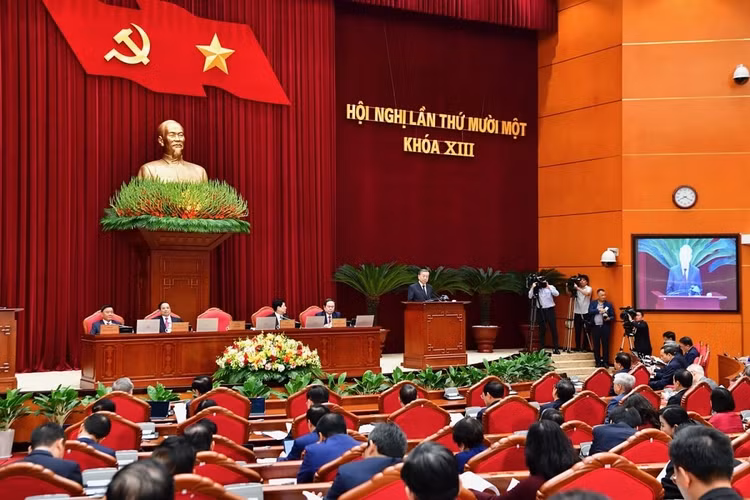 Trung uong cho y kien ve sap xep to chuc bo may cua he thong chinh tri