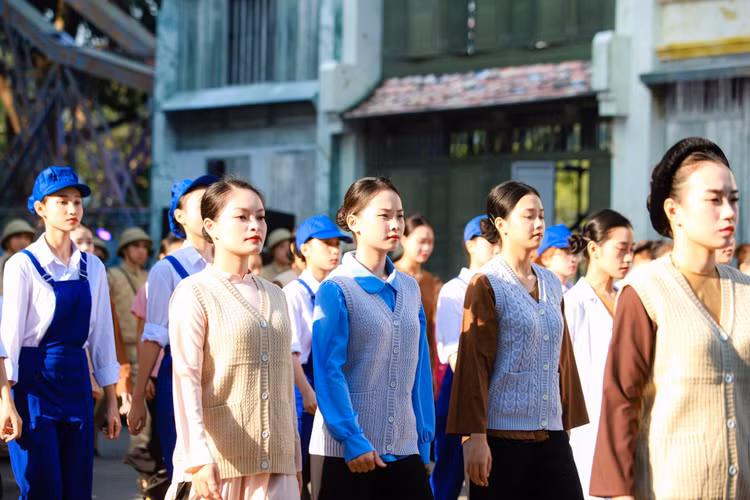 Xuc dong hinh anh tai hien doan quan tien ve Ha Noi nam 1954-Hinh-14