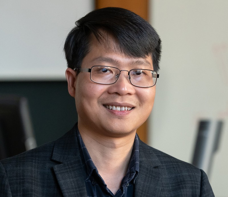 Với những nghiên cứu xuất sắc và đột phá về vật liệu cho công nghệ in 3D, PGS.TS Phạm Minh Sơn đã được trao Giải thưởng Nhà sáng tạo trẻ 2024. Ảnh: NVCC/HUST.