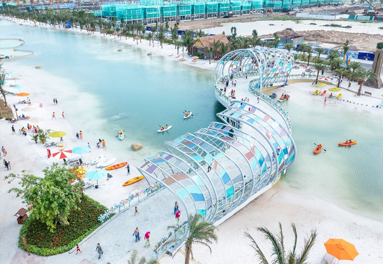 “Kỳ quan” Royal Wave Park không khác gì một hòn đảo nghỉ dưỡng đẳng cấp và xa hoa.