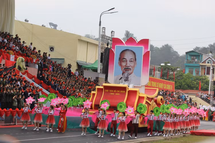 Hinh anh tuyet dep Le ky niem 70 nam Chien thang Dien Bien Phu
