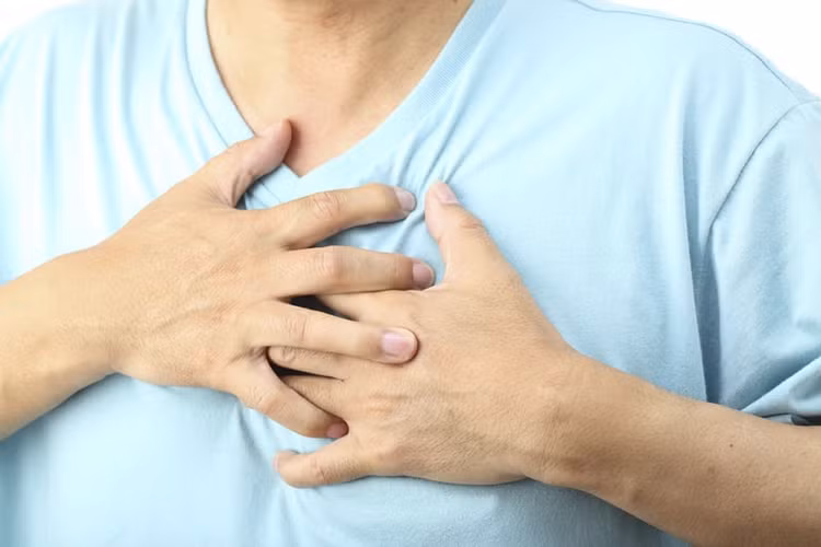 Ho khan suốt 1 tháng, người đàn ông đi khám bất ngờ phát hiện mắc 2 bệnh ung thư hiếm gặp. Nguồn: Internet.