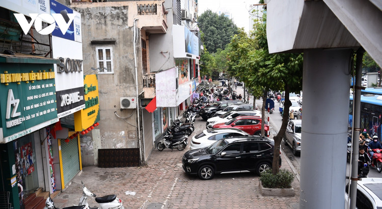 Muon kieu chat chem trong xe quanh cac den, chua dau xuan moi-Hinh-8