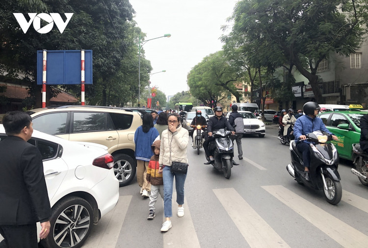 Muon kieu chat chem trong xe quanh cac den, chua dau xuan moi-Hinh-12