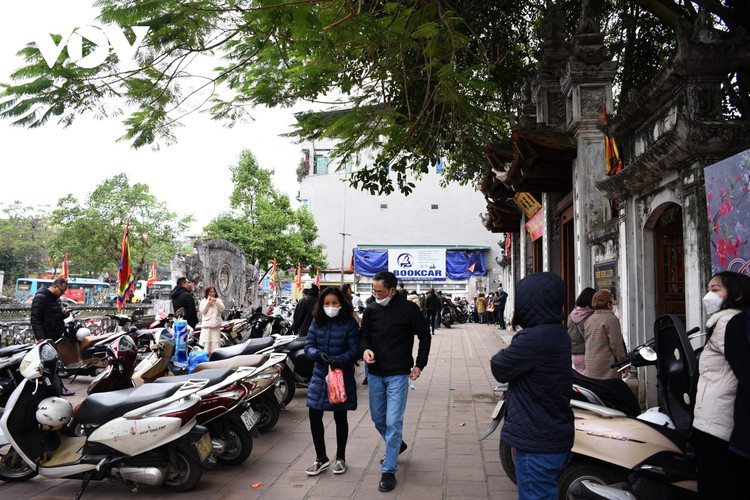 Muon kieu chat chem trong xe quanh cac den, chua dau xuan moi-Hinh-4