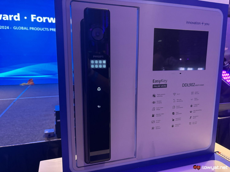 10. Khả năng hoạt động trong nhiều điều kiện ánh sáng. Cảm biến nhận dạng hoạt động tốt trong cả điều kiện ánh sáng mạnh và bóng tối, đảm bảo hiệu suất ổn định mọi lúc. Ảnh: Lowyat.net. 10. Khả năng hoạt động trong nhiều điều kiện ánh sáng. Cảm biến nhận dạng hoạt động tốt trong cả điều kiện ánh sáng mạnh và bóng tối, đảm bảo hiệu suất ổn định mọi lúc. Ảnh: Lowyat.net.