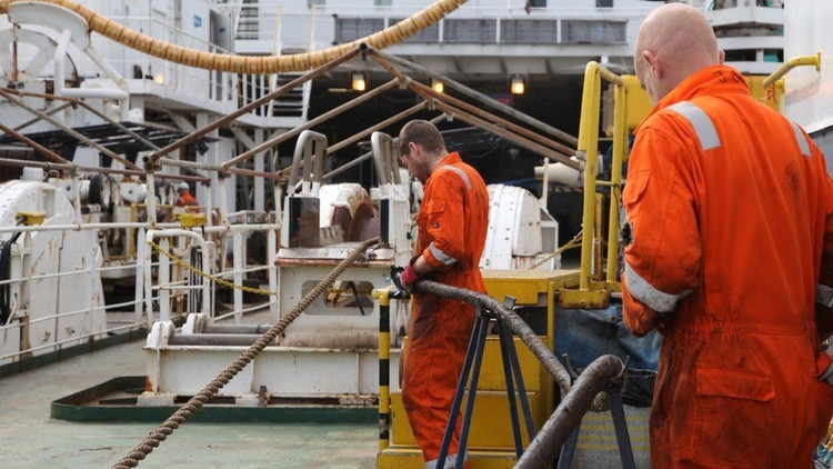 Vi sao Viet Nam hay dut cap quang bien?-Hinh-4