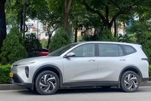 Bỏ xe xăng sang Limo Green, tài xế công nghệ tiết kiệm 120 triệu đồng mỗi năm