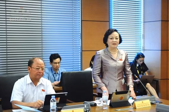 Tăng trưởng hai con số là “mệnh lệnh chính trị"