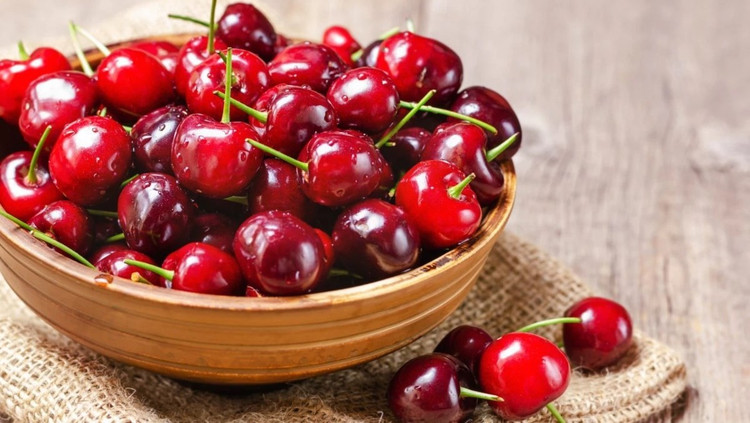 cherry-va-viet-quat.jpg