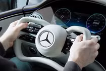 Vô lăng kiểu Tesla sắp xuất có trên xe sang Mercedes-Benz