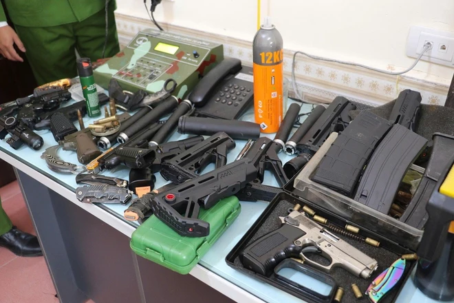 Công an Nghệ An triệt phá ổ nhóm mua bán vũ khí quân dụng đặc biệt lớn