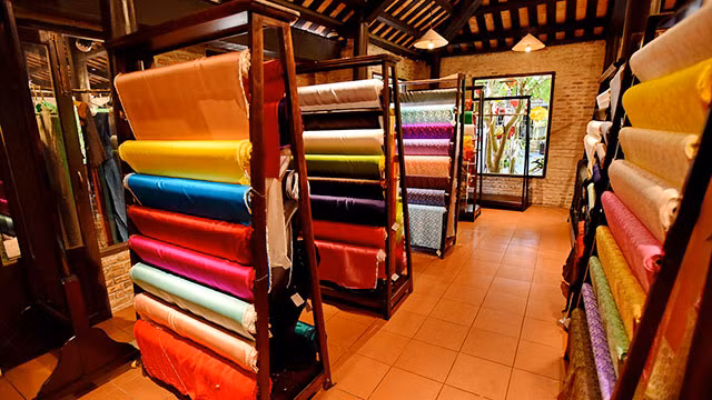 Nang no vay, To lua Quang Nam bi ngan hang rao ban tai san