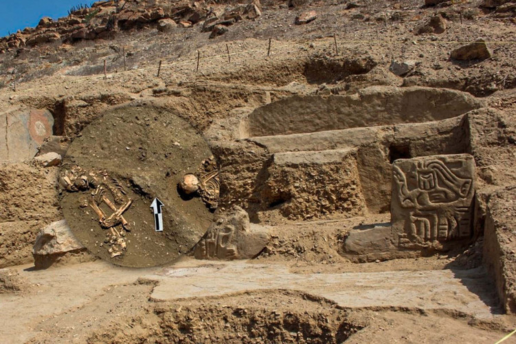 考古学者によると、この古代の建造物は砕いた泥で造られており、この地域の古代文明で用いられた高度な建築技術を物語っている。写真:ペルー文化省 3-5606.jpg