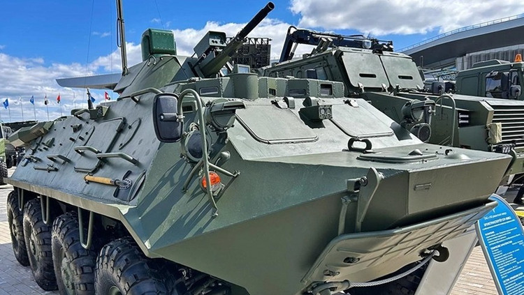 xe-boc-thep-cho-quan-btr-60.jpg
