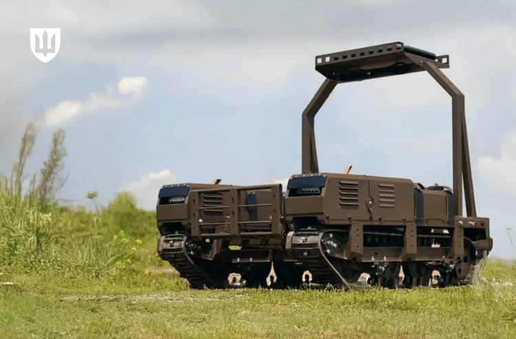 Ukraina har offisielt introdusert slagmarksroboten NUMO som et innenlandsprodusert ubemannet bakkekjøretøy (UGV) som for tiden opererer i frontlinjen. Foto: @Tank Bureau. 1-7078.png