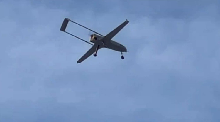 Επιπλέον, το UAV μεγάλης εμβέλειας Lyuty αναπτύχθηκε από την Ουκρανία για να αντιμετωπίσει τις ρωσικές επιθέσεις πυραύλων και UAV Shahed. Με εμβέλεια άνω των 1.000 χλμ. και κεφαλή 50 κιλών, το Lyuty θεωρείται «φθηνό αλλά αποτελεσματικό όπλο». Ωστόσο, κατά τα στάδια προετοιμασίας και εκτόξευσης, αυτός ο τύπος UAV είναι πολύ ευάλωτος σε επιθέσεις ακριβείας. 4-anh-wikipedia-4815.jpg