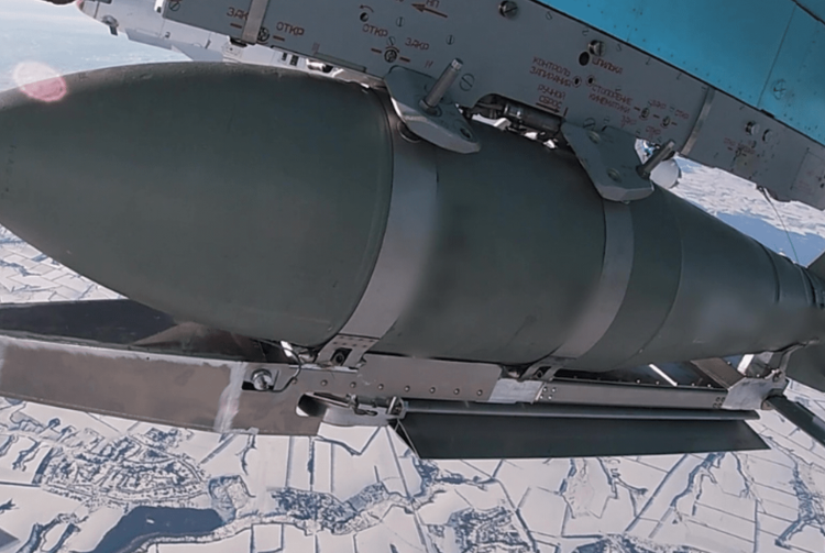 Aceasta arată că Rusia își îmbunătățește activ muniția lansată din aer pentru a-și extinde raza de acțiune. Foto: @united24media. 2.png