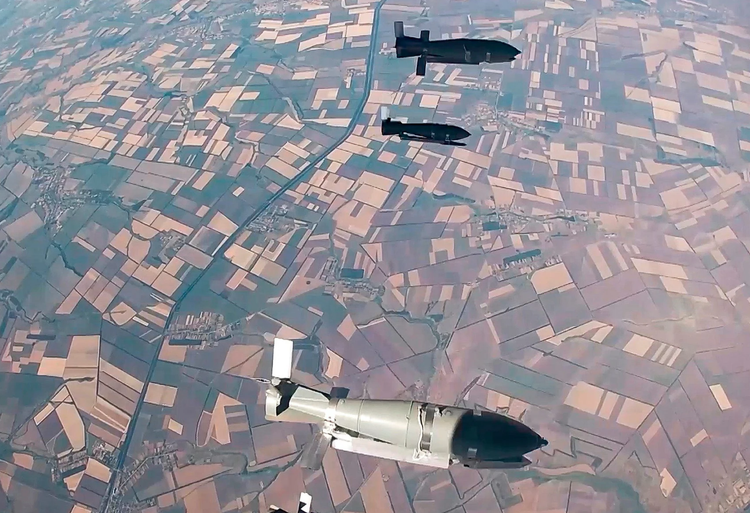 Prin urmare, motorul turboreactor SW800Pro-Y, fabricat în China, a fost găsit în epava unei bombe planore rusești UMPB-5R, care a fost folosită într-un atac lângă Lozova. Foto: @united24media. 1.png