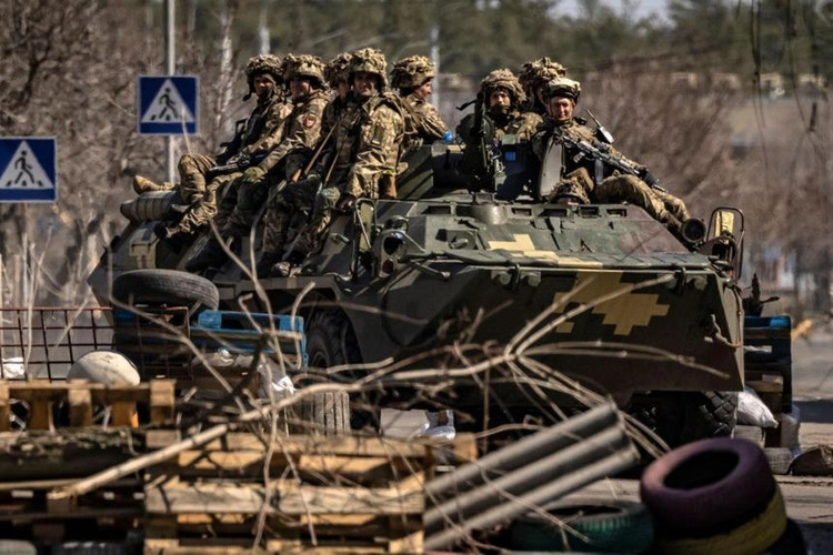 Die Ausweitung der Kontrolle über Dnipropetrowsk ist nicht nur symbolisch, sondern zeigt auch, dass Russland die „Mauer“ zwischen Donezk und der Zentralukraine schrittweise niederreißt. Gelingt es Moskau, dieses Gebiet zu konsolidieren, eröffnet sich ein strategischer Korridor nach Pawlograd – einem wichtigen Verkehrs- und Industriezentrum. 10.jpg