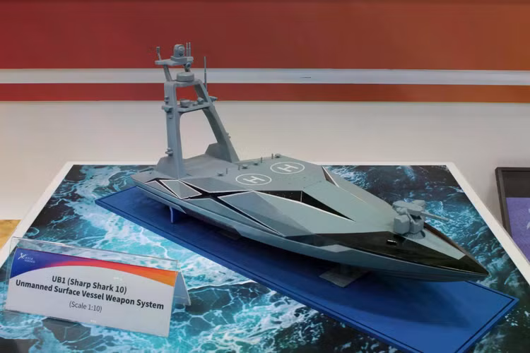 Tàu mặt nước không người lái vũ trang UB1 Sharp Shark cho thấy bức tranh rõ nét về năng lực tác chiến hải quân không người lái đang mở rộng và tham vọng chiến đấu trên biển của Trung Quốc.