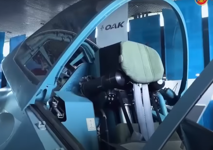 Su-57M1 juga diperkirakan akan dilengkapi dengan kecerdasan buatan (AI), sistem penargetan baru yang terpasang di helm, dan senjata generasi mendatang. Foto: @Next-Generation Future. 9-8465.png