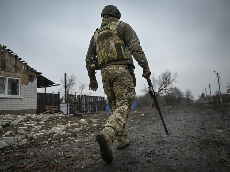 នៅផ្នែកខាងក្រោយ រុស្ស៊ីបានបង្កើនការសាងសង់មូលដ្ឋានផ្គត់ផ្គង់ និងឃ្លាំងរំសេវនៅតាមដងទន្លេ Yanchur ដោយរៀបចំសម្រាប់ការវាយលុកលើកក្រោយ។ ស្ថិរភាពនៃភស្តុភារនេះត្រូវបានចាត់ទុកថាជាកត្តាដែលជួយទីក្រុងម៉ូស្គូរក្សាបាននូវចង្វាក់នៃយុទ្ធនាការនេះ ដោយមិនមានការរំខានដោយការវាយប្រហារតាមផ្លេកបន្ទោររបស់អ៊ុយក្រែន។ 10.jpg