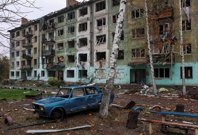 ទីក្រុងគៀវបានច្រានចោលការអះអាងរបស់លោកពូទីនយ៉ាងឆាប់រហ័ស។ លោកអនុសេនីយ៍ឯក Andriy Kovalenko ប្រធានមជ្ឈមណ្ឌលប្រឆាំងព័ត៌មានមិនពិតរបស់អ៊ុយក្រែនបានទទូចថាមិនមានការឡោមព័ទ្ធ Pokrovsk ឬ Kupiansk ដោយហៅវាថាជា  12-7124.jpg