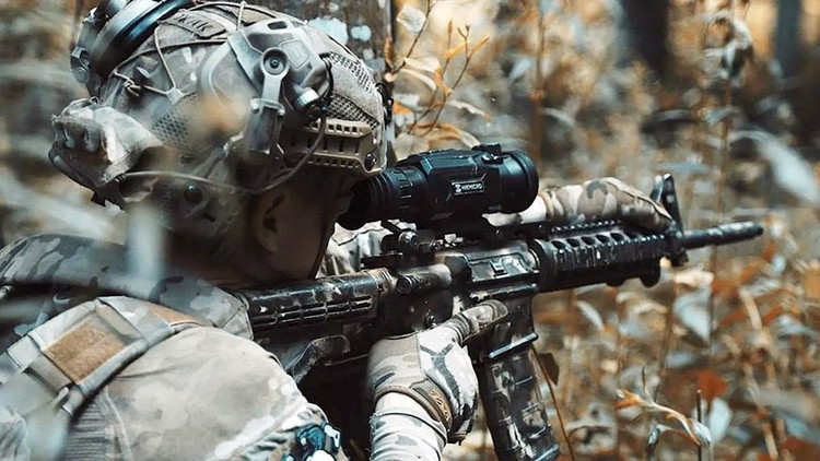 ទន្ទឹមនឹងនេះ លោកពូទីនបានប្រកាសពីការត្រៀមខ្លួនរបស់លោកក្នុងការបញ្ឈប់ការបាញ់ប្រហារជាបណ្ដោះអាសន្នរយៈពេល «ពីរទៅប្រាំមួយម៉ោង» ដើម្បីអនុញ្ញាតឱ្យអ្នកសារព័ត៌មានបរទេសចូលទៅកាន់តំបន់ឡោមព័ទ្ធដើម្បីសង្កេតមើលស្ថានការណ៍។ គាត់បានរំលឹកពីការឡោមព័ទ្ធរោងចក្រដែក Azovstal ក្នុងឆ្នាំ 2022 ដោយហៅវាថាជា  11-9102.jpg