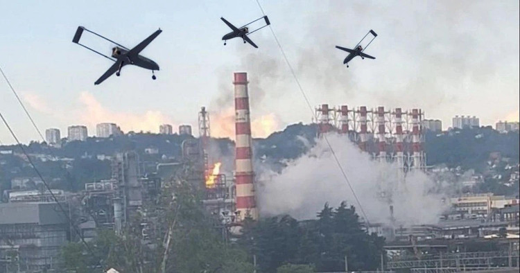 Σε επίσημη ανακοίνωση, το ρωσικό Υπουργείο Άμυνας ανέφερε ότι ο πύραυλος Iskander έπληξε την περιοχή που χρησιμοποιείται ως σημείο εκκίνησης και εκτόξευσης για το UAV μεγάλου βεληνεκούς Lyuty - μία από τις κύριες γραμμές επίθεσης UAV του Κιέβου. «Όλοι οι στόχοι εντοπίστηκαν και καταστράφηκαν με ακρίβεια, κάτι που επιβεβαιώθηκε από ζωντανές εικόνες που καταγράφηκαν κατά τη διάρκεια της αεροπορικής επιδρομής», ανέφερε η ανακοίνωση. 2-anh-wikipedia.jpg