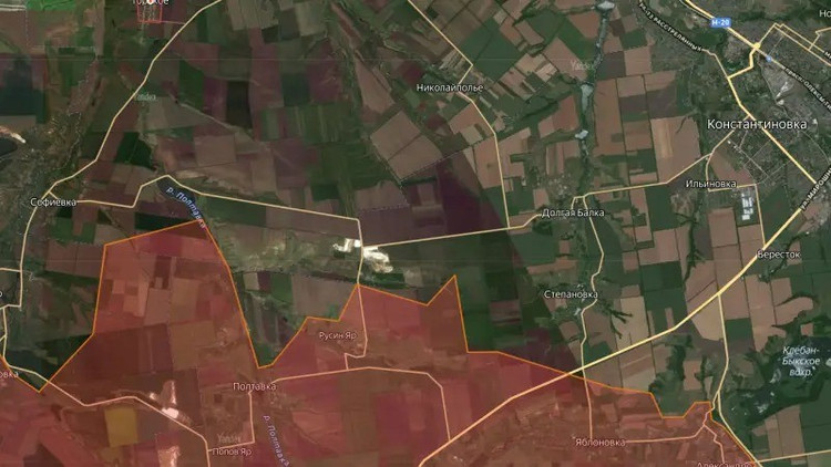 ໃນຂະນະດຽວກັນ, ໃນທິດທາງ Kramatorsk, ສະຖານະການໄດ້ກາຍເປັນຄວາມບໍ່ຫມັ້ນຄົງຫຼາຍຂຶ້ນ, ຍ້ອນວ່າຫນ່ວຍງານຂອງອູແກຣນລາຍງານວ່າໄດ້ຖອນອອກຈາກແຖວຫນ້າຢູ່ Sofiyivka. ຣັດເຊຍກ້າວໄປໜ້າໃນທັນທີ, ເສີມຂະຫຍາຍທ່າທີຂອງຕົນ ແລະຫັນເປັນສະພາທີ່ມີຍຸດທະສາດ. ຜູ້ຊ່ຽວຊານຫຼາຍຄົນໄດ້ເຕືອນວ່າ Sofiyivka ແມ່ນປະຕູສູ່ Druzhkovka - ຈຸດທີ່ສາມາດປ່ຽນແປງເສັ້ນທາງຂອງພາກພື້ນທັງຫມົດ. 2-anh-topwar.jpg