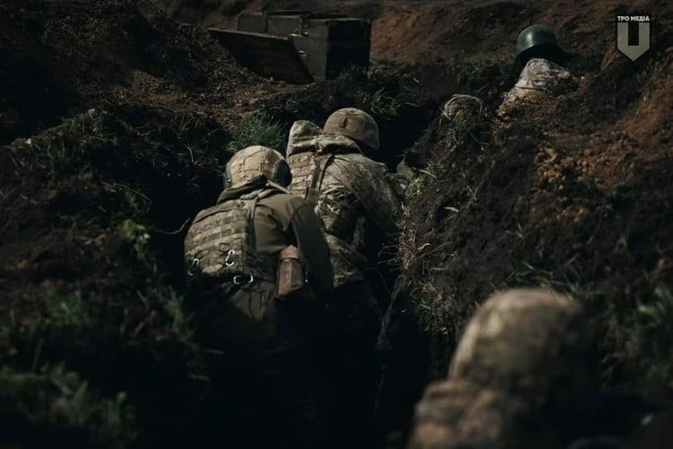 Quellen vom Schlachtfeld berichteten, dass Rodinskoje nun vollständig unter russischer Kontrolle sei. Diese Position war von großer taktischer Bedeutung, da Moskau dadurch Pokrowsk halb einkreisen und gleichzeitig die Logistikroute nach Myrnohrad gefährden konnte. 9.jpg